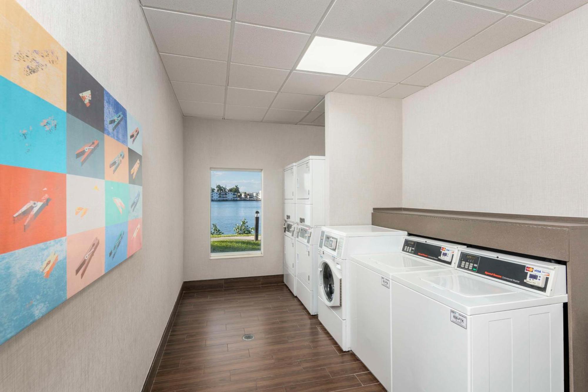 Homewood Suites Miami Airport/Blue Lagoon Miami Springs Exterior foto