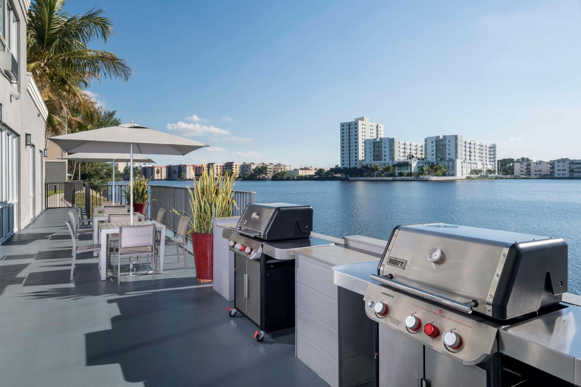 Homewood Suites Miami Airport/Blue Lagoon Miami Springs Exterior foto