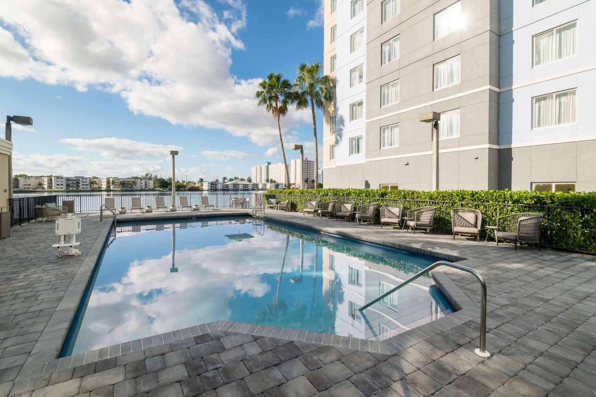 Homewood Suites Miami Airport/Blue Lagoon Miami Springs Exterior foto