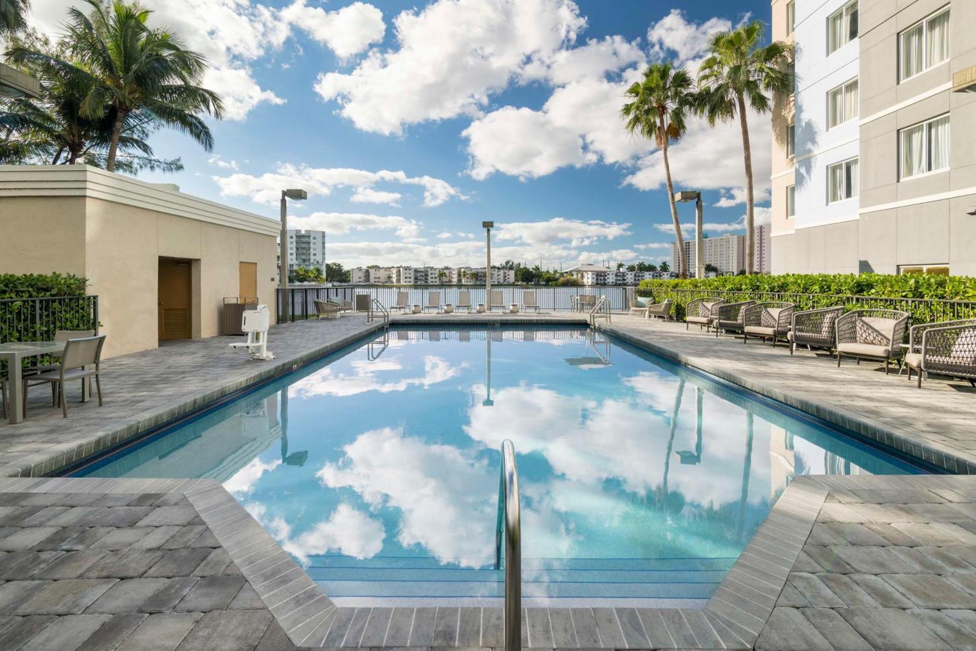 Homewood Suites Miami Airport/Blue Lagoon Miami Springs Exterior foto